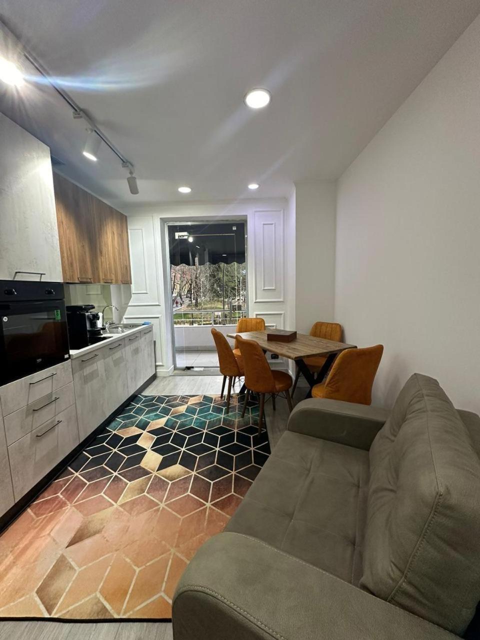Park View Central Apartment ติรานา ภายนอก รูปภาพ